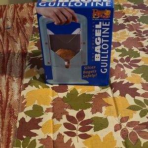Bagel slicer